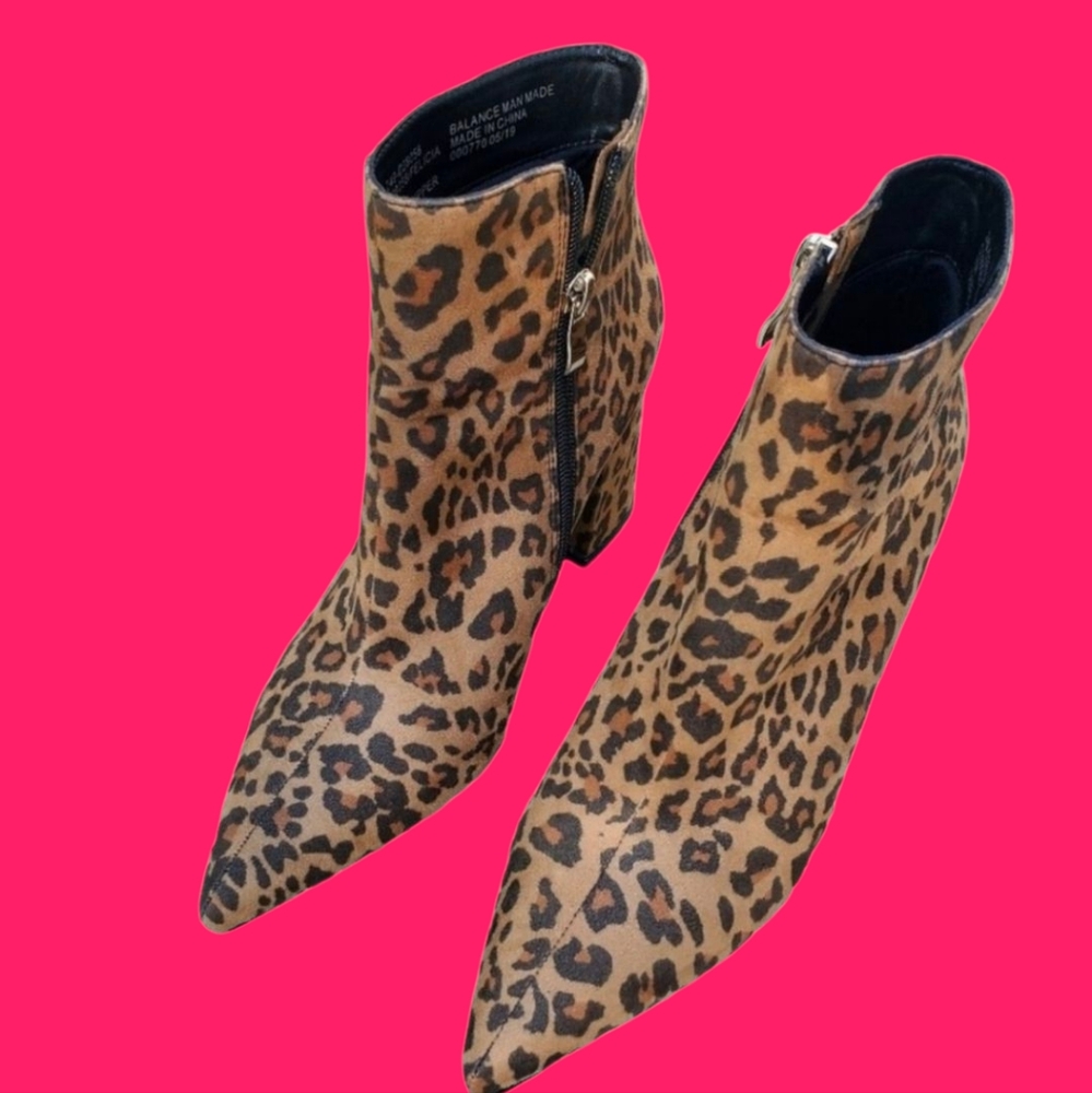 Leopard Garage rocker boots Womens size 7m